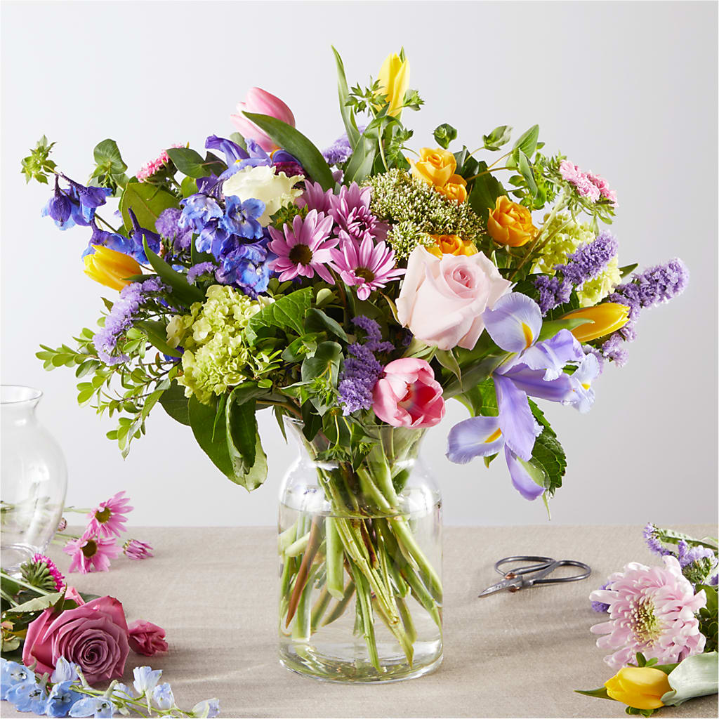 Pastel Tradition - A Florist Original – THE SHOPPE ON KEY AVENUE FLORAL & GIFTS, Lampasas TX